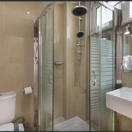 Seaside 1 Chania, 90m From The In Chania, Free Street Parking, Balkoni, Fast Wifi Self Check In, 34sqm Holiday home